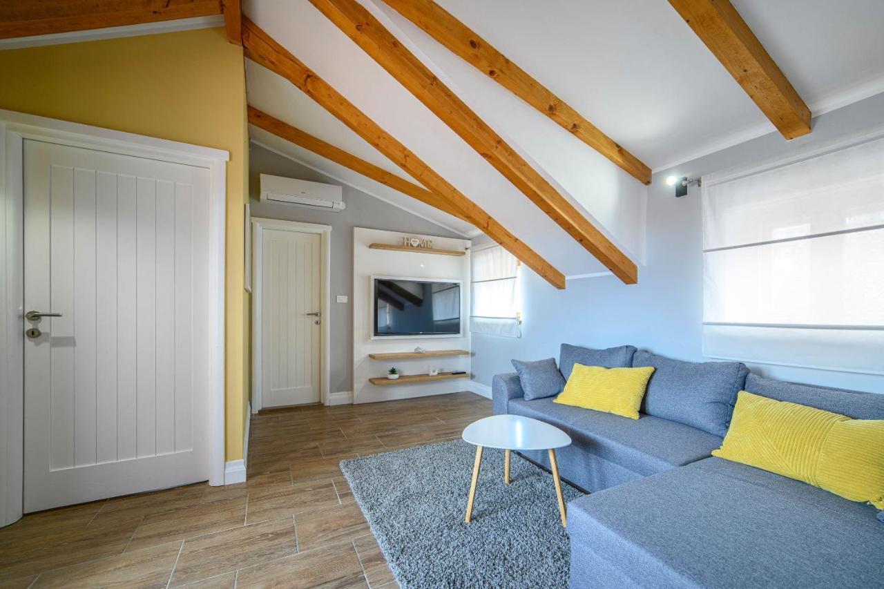 Apartments Orsula Near Old Town Sibenik Room photo